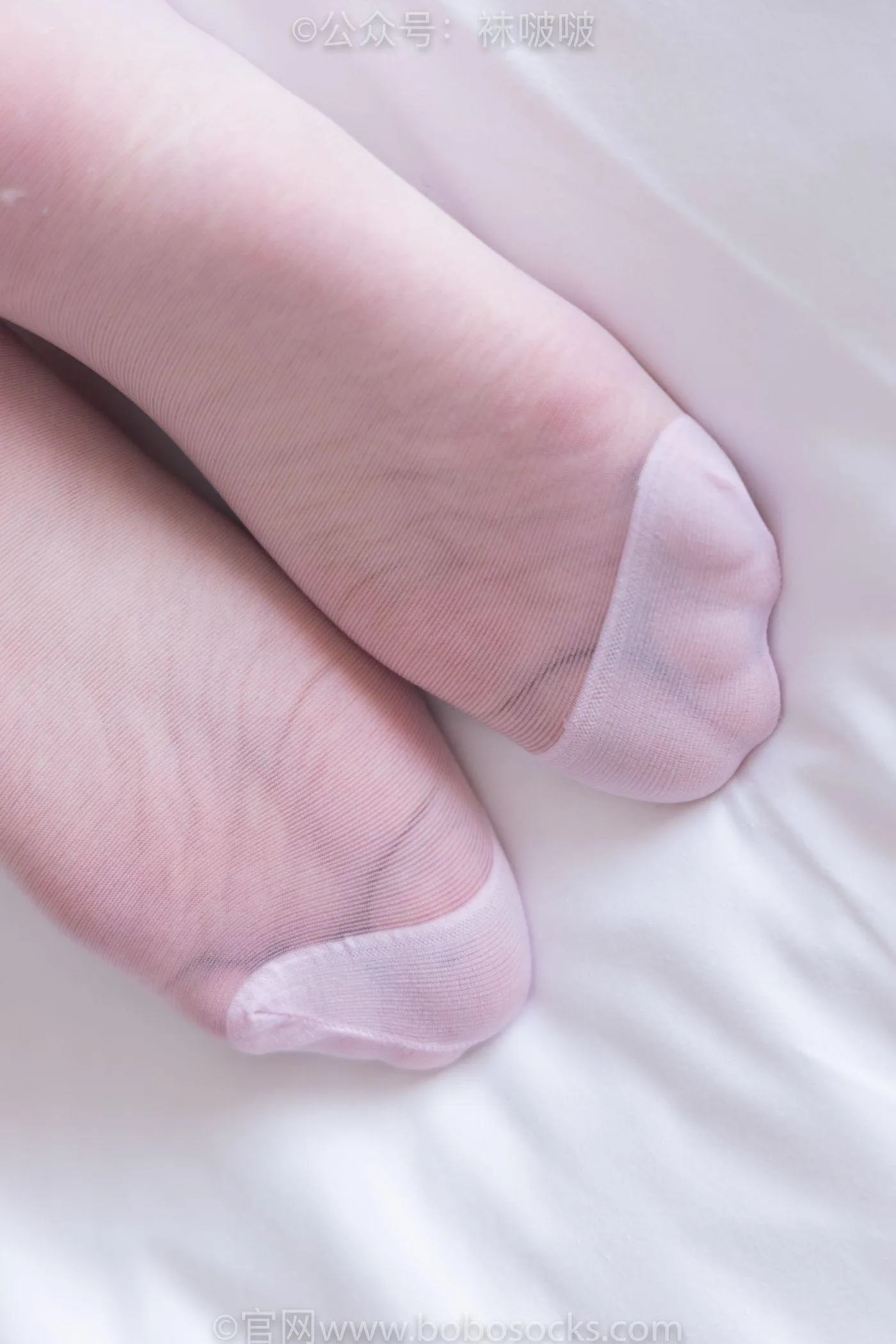 [BoBoSocks袜啵啵]NO.043 小甜豆-圣诞服、平底鞋、高跟鞋、白色渔网袜 [165P]插图2
